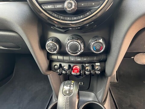Mini Hatch COOPER D 29