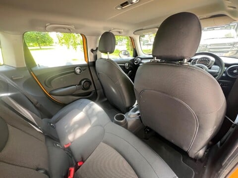 Mini Hatch COOPER D 38