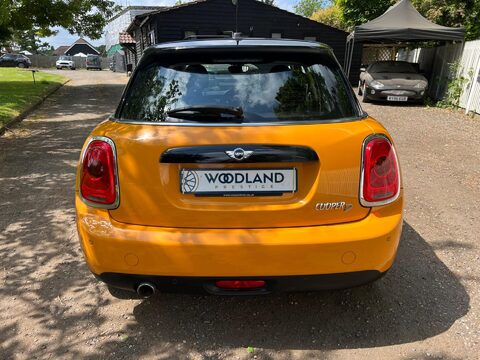 Mini Hatch COOPER D 11