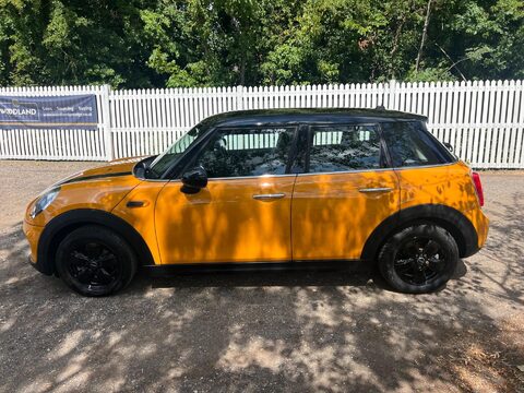 Mini Hatch COOPER D 15