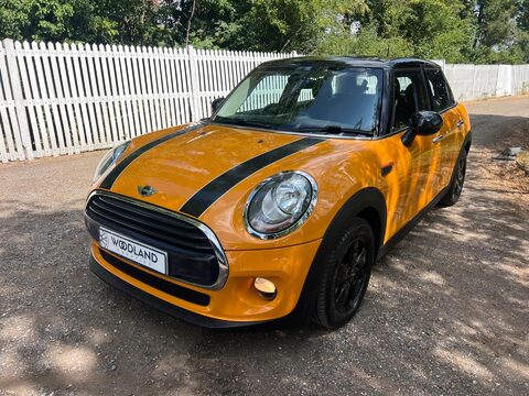 Mini Hatch COOPER D 8