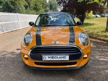 Mini Hatch COOPER D 2