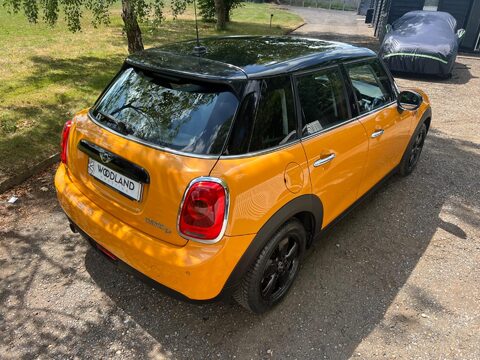 Mini Hatch COOPER D 21