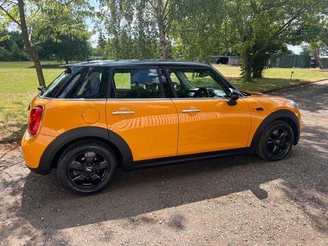 Mini Hatch COOPER D 18