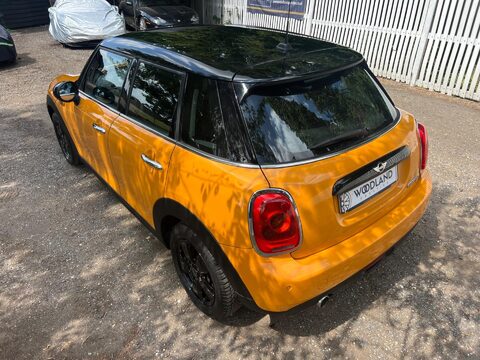 Mini Hatch COOPER D 13