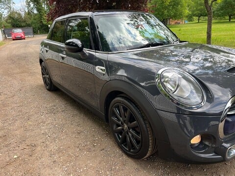 Mini Hatch COOPER SD 6