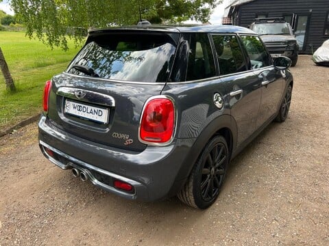 Mini Hatch COOPER SD 15