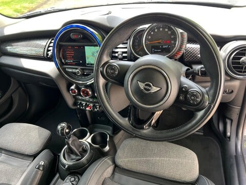 Mini Hatch COOPER SD 18