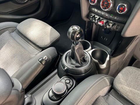 Mini Hatch COOPER SD 20