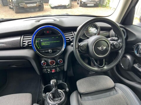 Mini Hatch COOPER SD 22