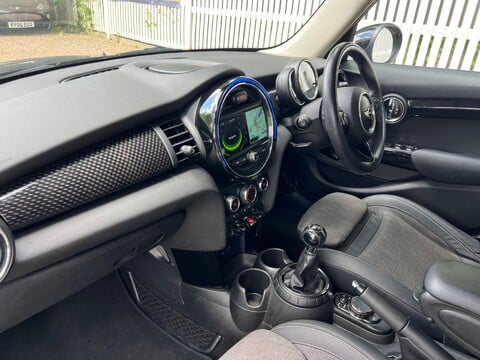 Mini Hatch COOPER SD 25