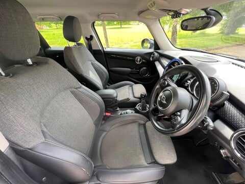 Mini Hatch COOPER SD 26