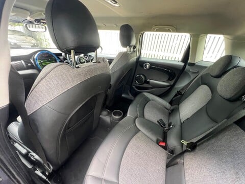 Mini Hatch COOPER SD 33