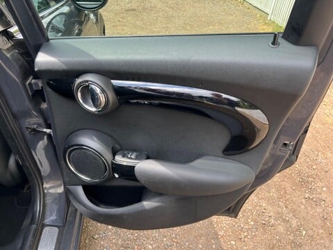 Mini Hatch COOPER SD 36