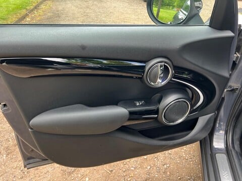 Mini Hatch COOPER SD 46