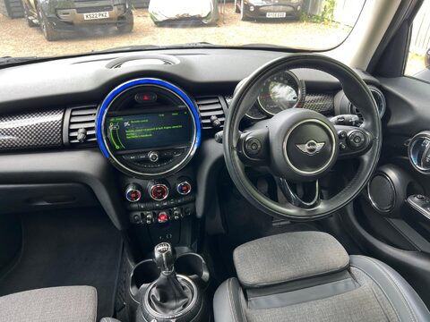 Mini Hatch COOPER SD 22