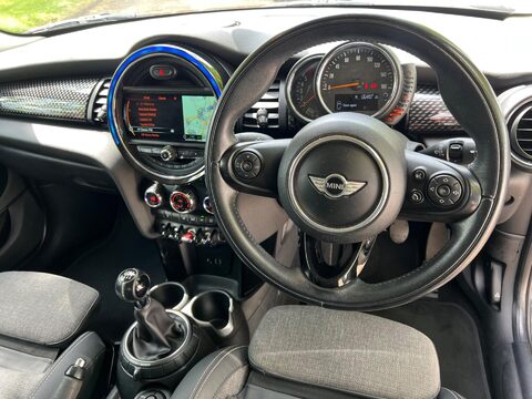 Mini Hatch COOPER SD 17
