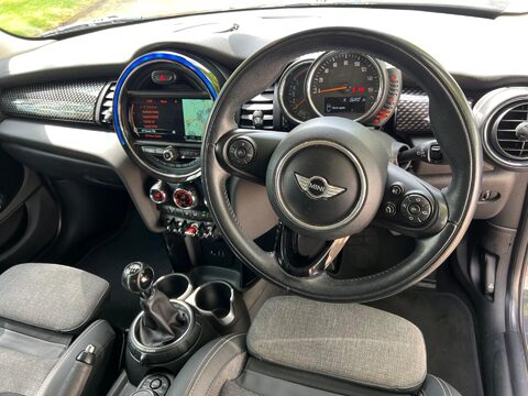 Mini Hatch COOPER SD 18