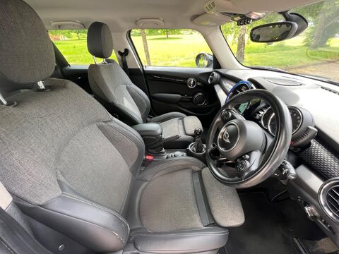 Mini Hatch COOPER SD 26