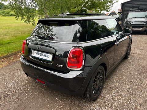 Mini Hatch ONE 16