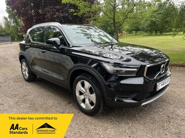 Volvo XC40 T3 MOMENTUM 1