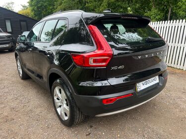 Volvo XC40 T3 MOMENTUM 4