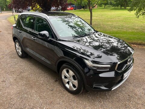 Volvo XC40 T3 MOMENTUM 8