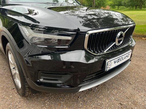 Volvo XC40 T3 MOMENTUM 10