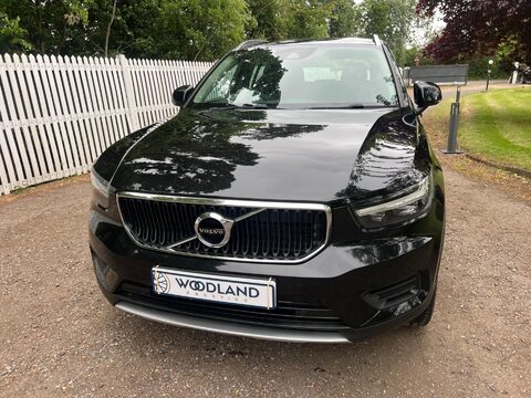 Volvo XC40 T3 MOMENTUM 12