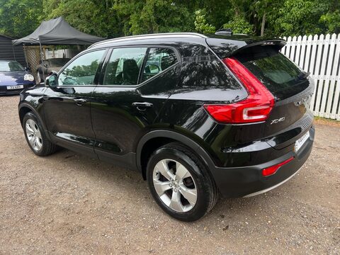 Volvo XC40 T3 MOMENTUM 18