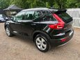 Volvo XC40 T3 MOMENTUM 18