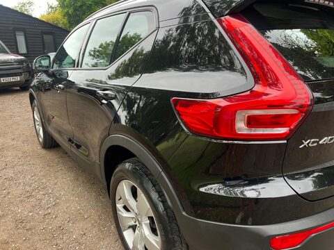 Volvo XC40 T3 MOMENTUM 19