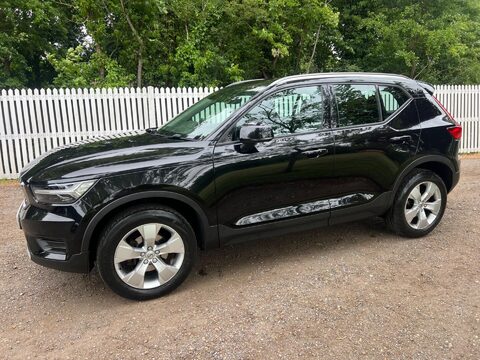 Volvo XC40 T3 MOMENTUM 21