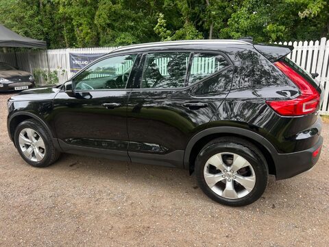 Volvo XC40 T3 MOMENTUM 22