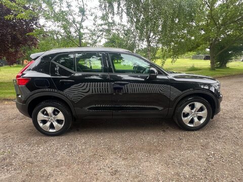 Volvo XC40 T3 MOMENTUM 26
