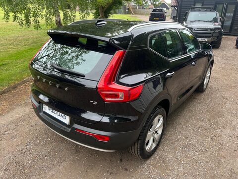 Volvo XC40 T3 MOMENTUM 29