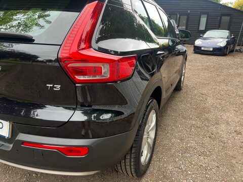Volvo XC40 T3 MOMENTUM 30
