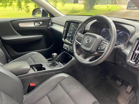 Volvo XC40 T3 MOMENTUM 31