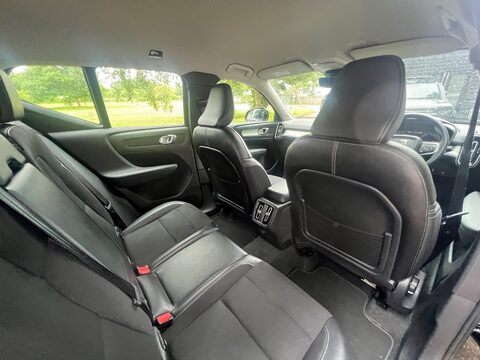 Volvo XC40 T3 MOMENTUM 40