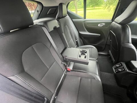 Volvo XC40 T3 MOMENTUM 42