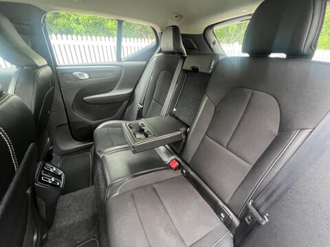 Volvo XC40 T3 MOMENTUM 43