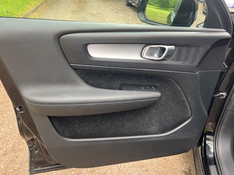 Volvo XC40 T3 MOMENTUM 49