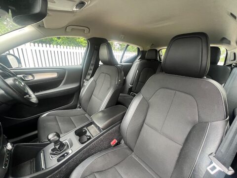 Volvo XC40 T3 MOMENTUM 54