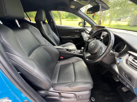Toyota C-HR DYNAMIC 33