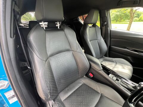 Toyota C-HR DYNAMIC 37