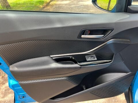 Toyota C-HR DYNAMIC 52
