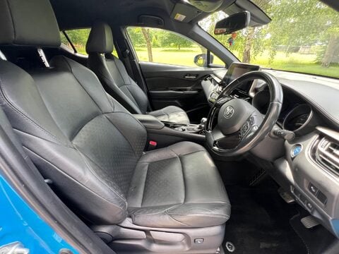 Toyota C-HR DYNAMIC 33