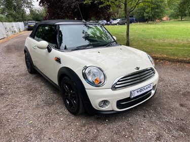 Mini Convertible 1.6 Cooper D Euro 5 (s/s) 2dr 2