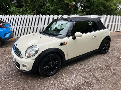 Mini Convertible 1.6 Cooper D Euro 5 (s/s) 2dr 11