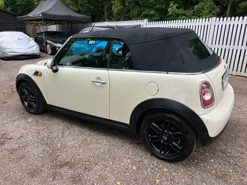 Mini Convertible 1.6 Cooper D Euro 5 (s/s) 2dr 14